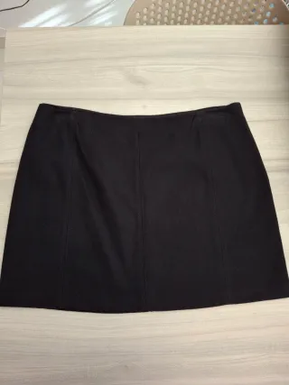 Gonna corta Benetton in lana nera