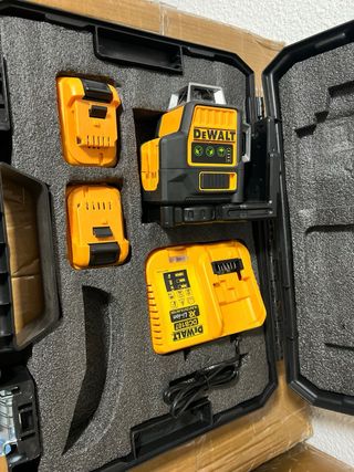 Nivel Láser DeWalt con Baterías y Cargador