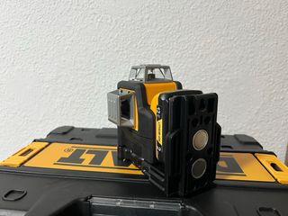 Nivel Láser DeWalt con Baterías y Cargador