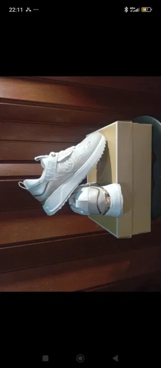 Zapatillas Michael Kors Mujer Blancas y Doradas