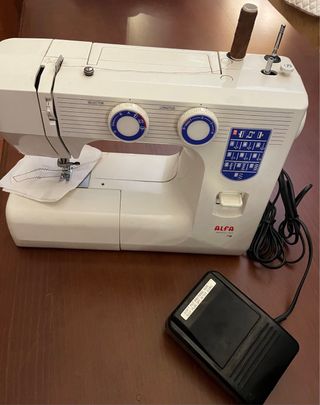 Máquina de Coser Alfa 1003