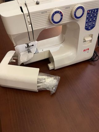 Máquina de Coser Alfa 1003