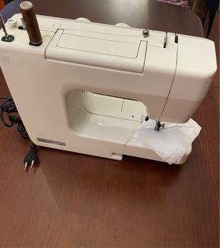 Máquina de Coser Alfa 1003