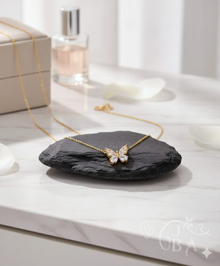 Collar Mariposa Brillante Estilo Romántico – Nuevo