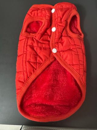 Abrigo acolchado para perro.