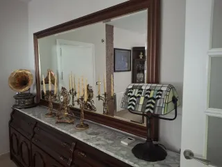 Vitrina y Aparador Clásico Madera y Cristal