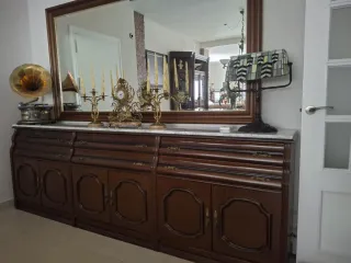 Vitrina y Aparador Clásico Madera y Cristal