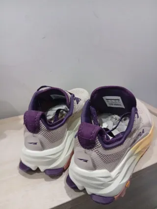 Zapatillas Altra Beige y Morado talla 42