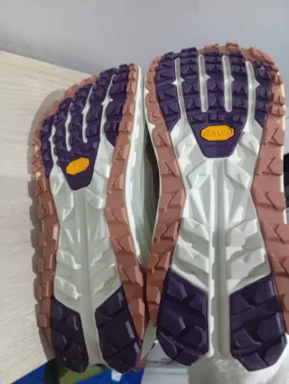 Zapatillas Altra Beige y Morado talla 42