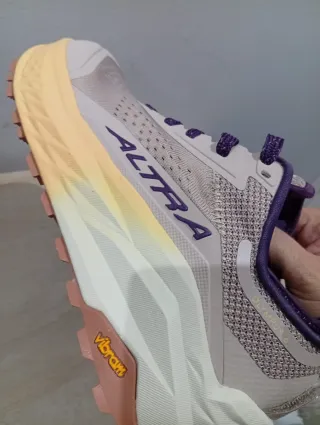 Zapatillas Altra Beige y Morado talla 42