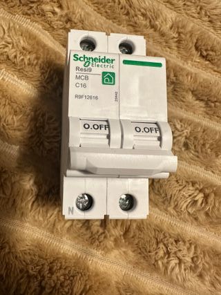 Magnetotermico Schneider Resi9 C16