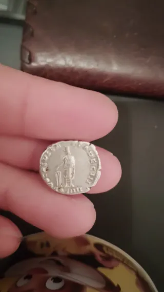 Denario Antonino Pío