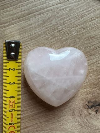 Corazón de cuarzo rosa natural