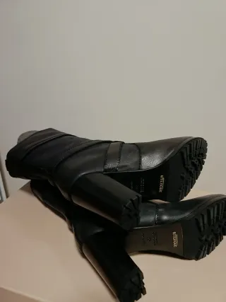 Botas Uterqüe Piel Negras Sin Estrenar