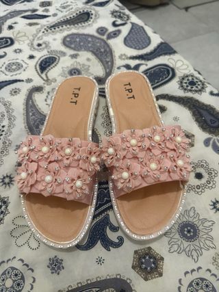 Chanclas negras adornadas mujer,10€ cada una