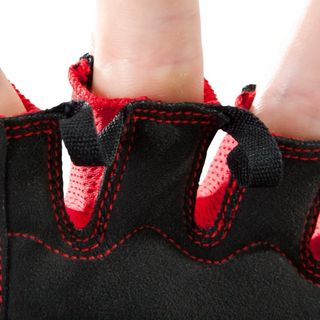 Guantes Domyos negros y rojos del Decathlon