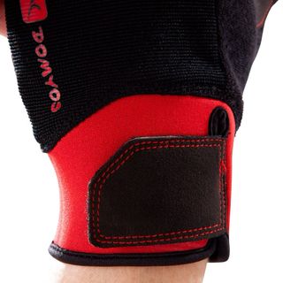 Guantes Domyos negros y rojos del Decathlon