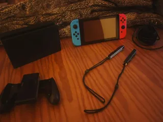 Nintendo Switch + Scheda 64GB