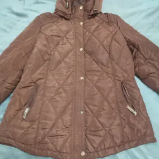 Piumino donna con cappuccio marrone