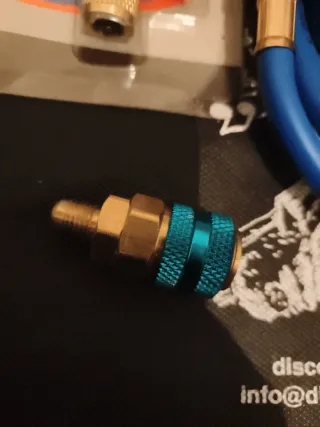 Manómetro A/C con manguera y adaptador y válvulas