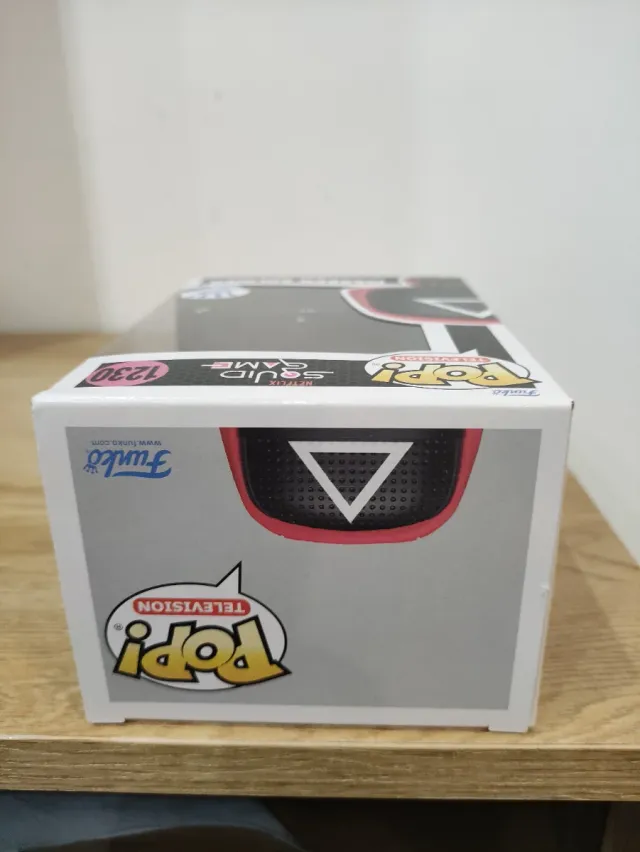 Funko Pop! Squid Game 1230 Masked Soldier exc.