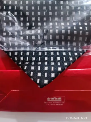 Cravatta uomo seta nera e argento