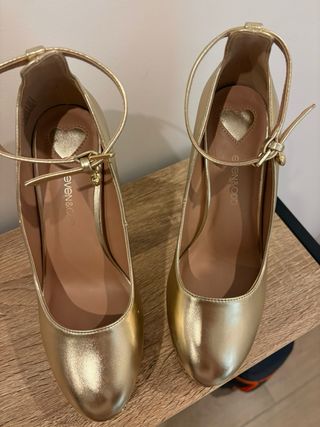 Tacones dorados plataforma talla 39