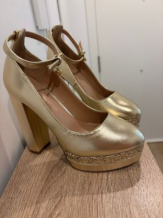 Tacones dorados plataforma talla 39