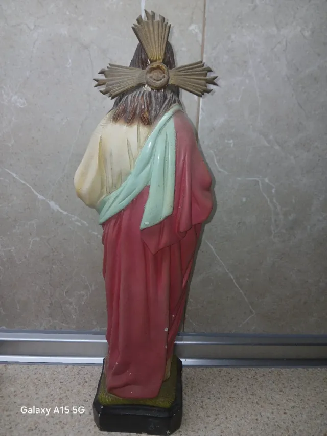 ESCULTURA SAGRADO CORAZÓN DE JESÚS OJOS PINTADOS.