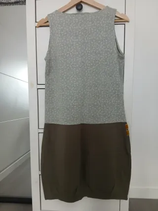 Vestido Mamatayoe sin mangas. Equivale a M