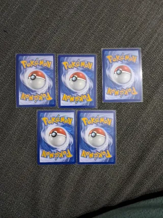 Pack 5 Cartas Pokémon: Reshiram, Salamence, Mismag