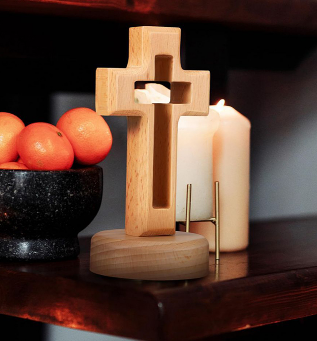 12CM CRUZ DE MADERA PARA REZO CON BASE DE 7×12CM