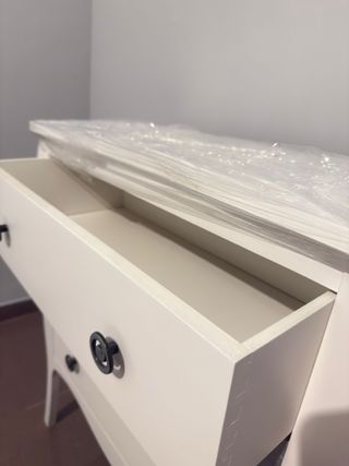 Cómoda 3 cajones madera blanca y gris