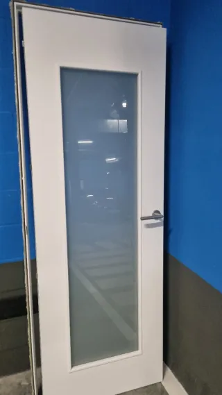 Puerta blanca con cristal 72,5cm