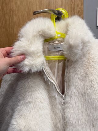 Abrigo de pelo blanco