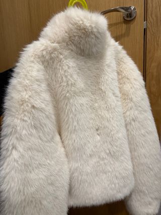 Abrigo de pelo blanco