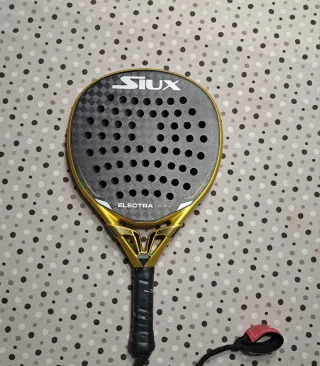 Pala de pádel SIUX ELECTRA ELITE 4 12K Carbon