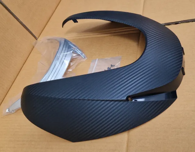 Tapa Maletero Shad Negra Carbono