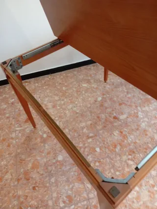 Tavolo in vero legno allungabile con ruote