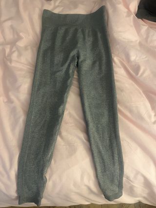 2 Leggings Deportivos Talla S. Gris y beige.