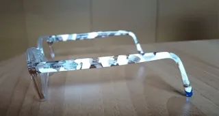 Montura de gafas transparente