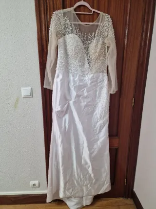 Vestido de boda blanco con pedrería