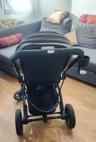 Silla de paseo bebé gris