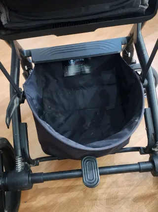 Silla de paseo bebé gris