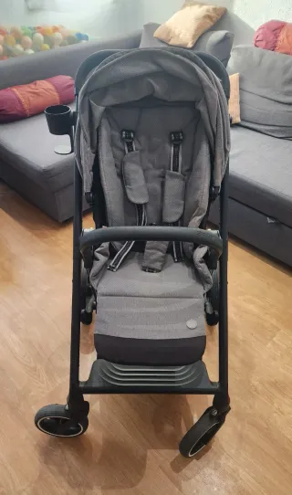 Silla de paseo bebé gris