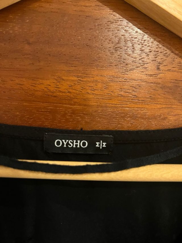 Vestido negro Oysho bordado