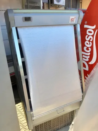 Nevera expositora refrigerada