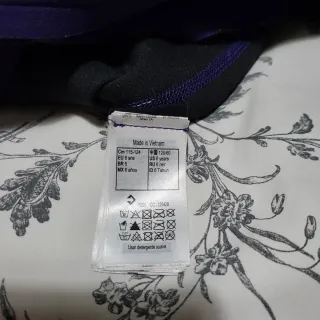 Traje neopreno infantil morado/rosa. Talla 6 años