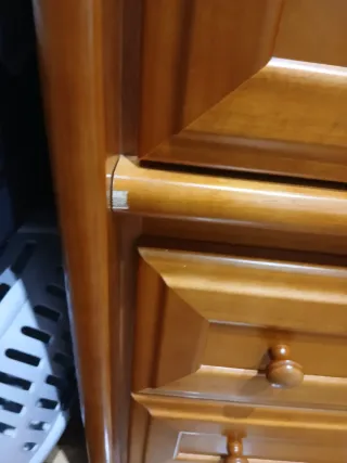 Armario esquinero de madera