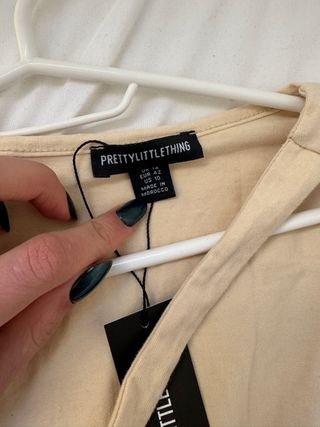 Body Prettylittlething Beige Nuevo con etiquetas